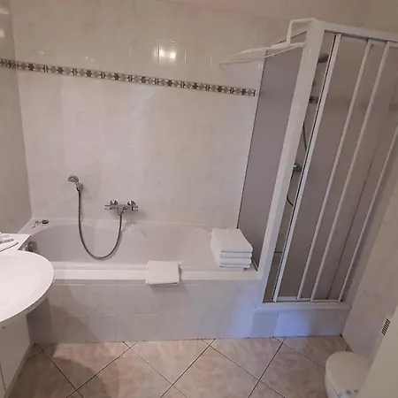 Chateau De Barbet 3*